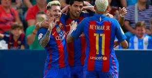 Суарес и Меси основаха собствен футболен клуб