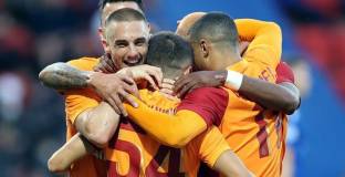 Играч на Галатасарай бе изгонен за удар срещу съотборник 