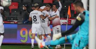 Съдия върна футболистите от съблекалнята