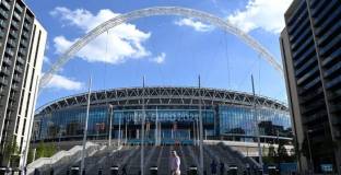 Човек падна от трибуните на 