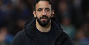 Невил: Аморим показа, че няма доверие в играчите 