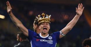 Тери разпродава своята колекция