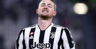  Ман Юнайтед отправи питане за Де Лигт