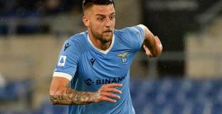 Тен Хаг се обръща към Милинкович-Савич заради Де Йонг?