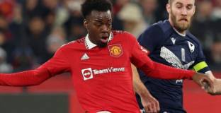 Борусия поднови интереса към Еланга