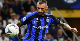 Брозович мисли за Барселона