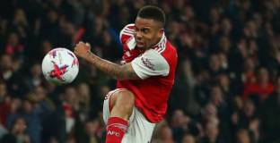 Шиърър: Ограбиха Арсенал срещу Челси