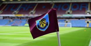 Бърнли ще прескочи Арсенал с успех над Челси