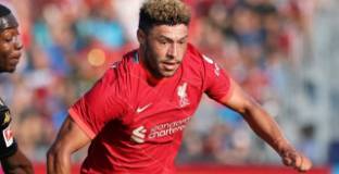 Агбонлахор: Ливърпул има дълбочина на средняк