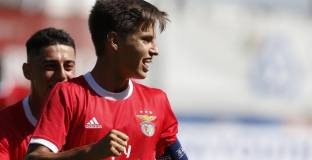 Байерн Мюнхен нае халф на Бенфика