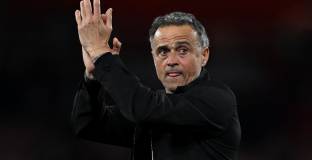 Енрике е шестият треньор, печелил ШЛ с два различни отбора 