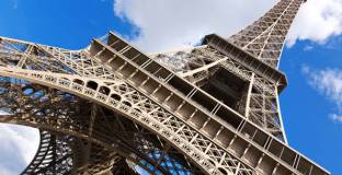 ПСЖ нае Айфеловата кула за 10 август