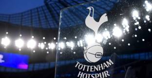 Огнище на коронавирус избухна  лагера на Тотнъм