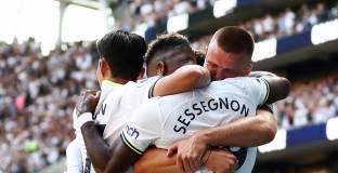 Тотнъм с категорична победа на старта (видео)