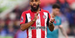 Тотнъм е готов да издърпа Мбемо от ръцете на Ман Юнайтед