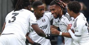 Фулъм задълбочи кризата на Тотнъм след победа с 2:1