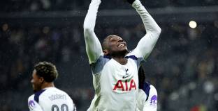 Тотнъм победи Айнтрахт и ще играе на осминафиналите