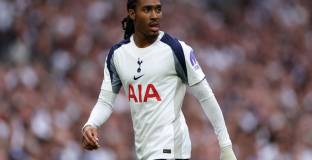 Тотнъм продължи със Спенс