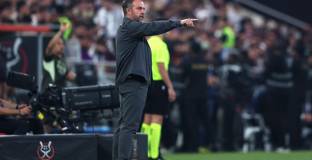 Флик претърпя най-тежкото поражение в треньорската си кариера 