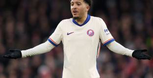 Моуриньо блокирал трансфера на Санчо във Фенербахче