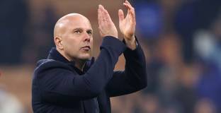 Слот: Очаквам Робъртсън да остане с нас