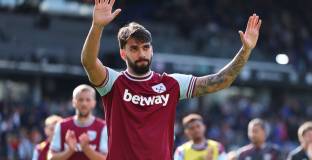 Санто говори за картона на Пакета