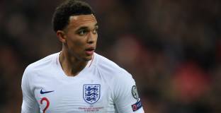 Рио: Арнолд е повече Кафу, отколкото Невил