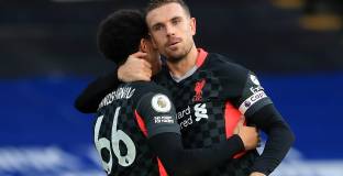 Ливърпул разби Палас и дръпна на върха (видео)