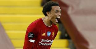 Ливърпул надви Челси в зрелище на Анфийлд (видео)