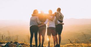 Тайната на дългото приятелство: как да останеш близо, когато сте далеч