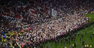 УЕФА ще накаже ПСЖ заради феновете