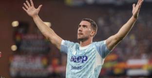 Влахович бележи при победа на Юве, Фиорентина с реми