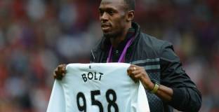 Болт обясни защо се радва на провала на Арсенал за титлата 