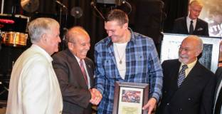 WBO призна реванша Усик – Джошуа за Битка на годината 