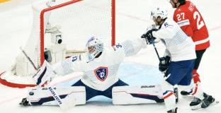 Канада разгроми Франция, Унгария с първа победа