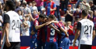 Валенсия стигна само до точка в дербито с Леванте