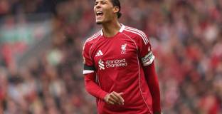 Ван Дайк: Няма смисъл да гледаме класирането 