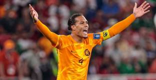 Ван Дайк: Не трябваше да убеждавам Гакпо