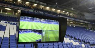 VAR ще се гледа на големи екрани по време на Световното 