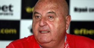 Стефанов: Трябва да играе тоягата