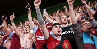  УЕФА наказа Уест Хем