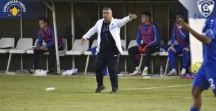 Помощникът на Херо: Участваме в такива спектакли и все не печелим