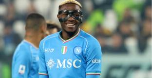 Челси продължава преговорите за Осимен