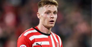 Арсенал се насочи към крило на Хирона