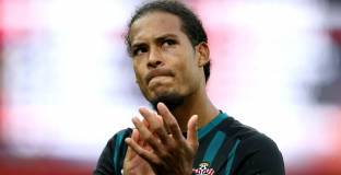 Пюел: Ван Дайк може да стане най-добрият в света