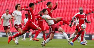 Ван Дайк: И миналата година загубихме, но станахме шампиони 