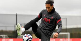 Ван Дайк проведе първа тренировка на терен