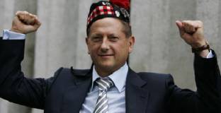 Романов възнамерявал да купи Ливърпул и да продаде Джерард  