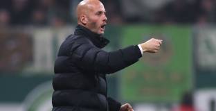 Волсфбург обяви уволнението на старши-треньора 