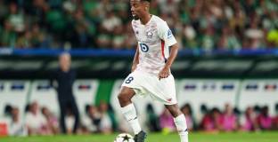 Уулвс се интересува от халф на Марсилия 